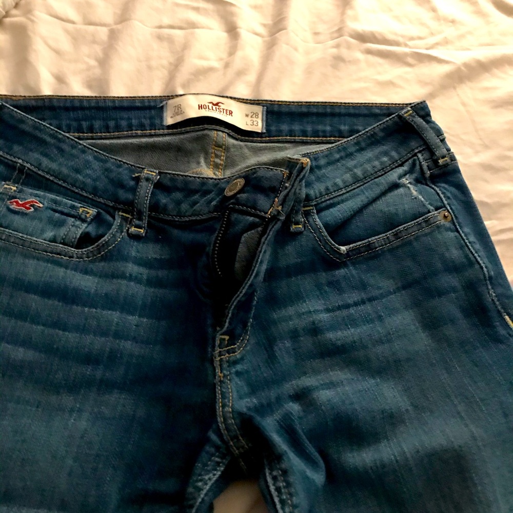 Holister jeans size 7 has one knee rip